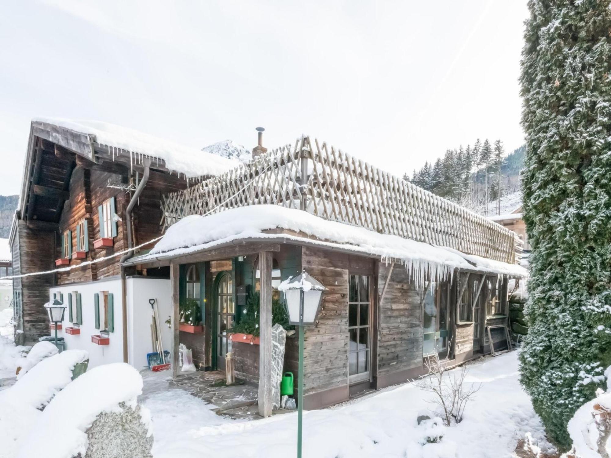 Rustic Farmhouse With Sauna In Bramberg Villa Neukirchen am Grossvenediger Exterior photo